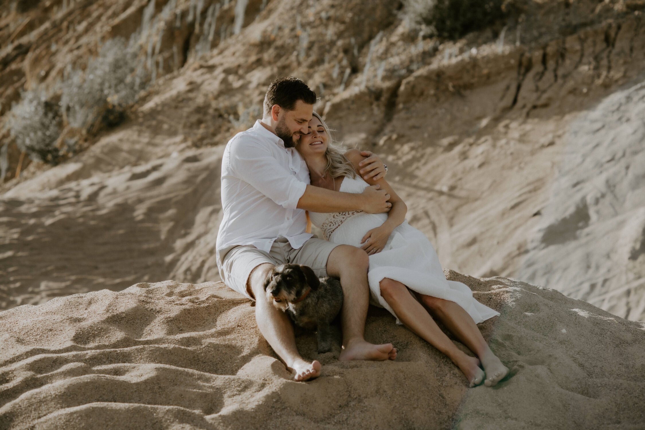 Familien Shooting in Unna – Ein herzlicher Moment festgehalten in einer wunderschönen Umgebung. Dieses Bild zeigt eine glückliche Familie während eines professionellen Fotoshootings in Unna, das die besondere Verbindung und Freude der Familie in authentischen Bildern einfängt. Ideal für Familien, die ihre kostbaren Erinnerungen auf besondere Weise bewahren möchten.